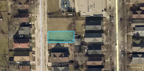 2636 N Hubbard, Milwaukee, WI 53212