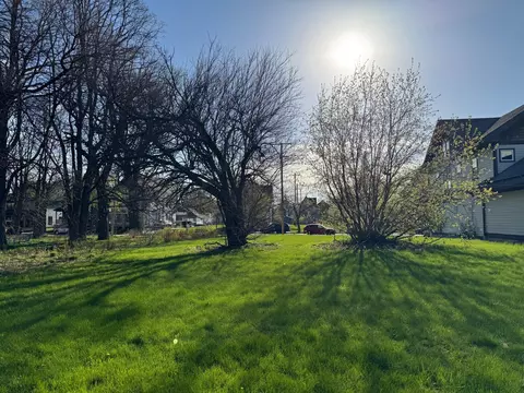2333 N 6th, Milwaukee, WI 53212