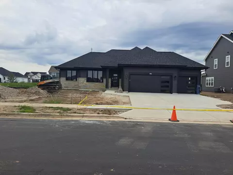 1283 Wild Rye, Oconomowoc, WI 53066