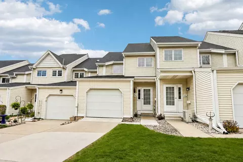 7760 W Tuckaway Shrs, Franklin, WI 53132