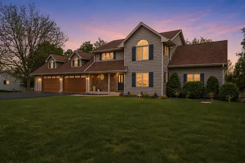 26041 Deer Rdg, Norway, WI 53185