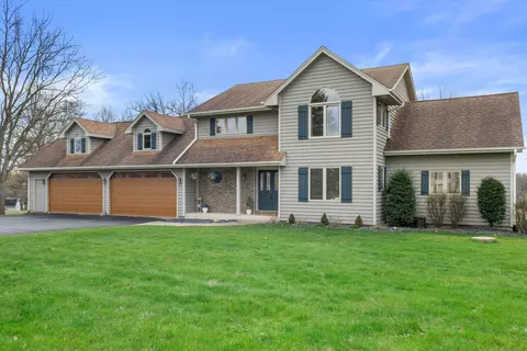 26041 Deer Rdg, Norway, WI 53185