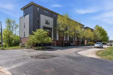 301 Mill Reserve, Waukesha, WI 53188