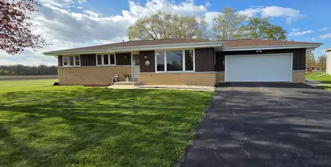 3360 E Oakwood, Oak Creek, WI 53154