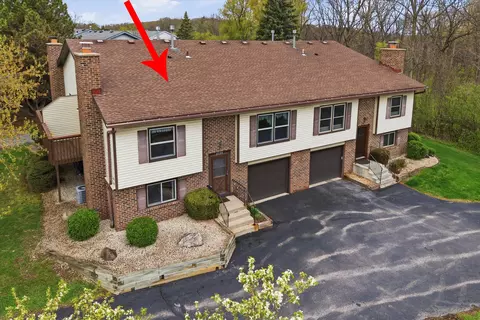 6504 S Parkedge #D, Franklin, WI 53132