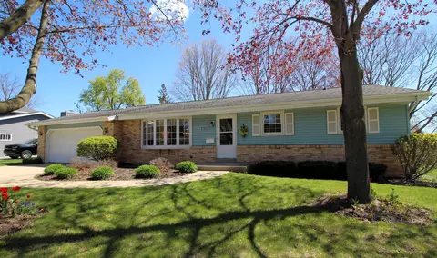 1721 Sylvan, West Bend, WI 53095