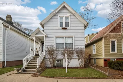2557 N Gordon, Milwaukee, WI 53212