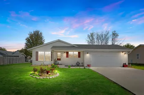 3080 W Kimberly, Greenfield, WI 53221