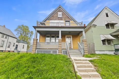 2850 N 28th, Milwaukee, WI 53210