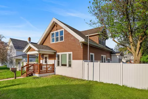 1402 George, La Crosse, WI 54603