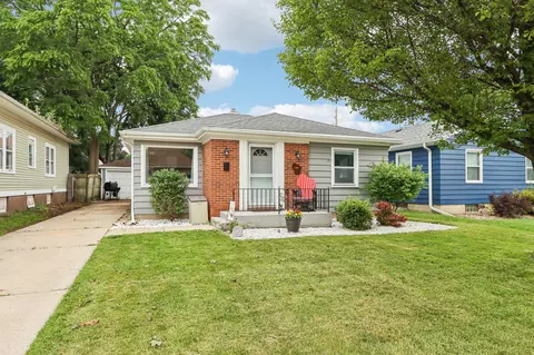 1104 Lathrop, Racine, WI 53405
