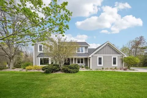 1722 W Thrush, Mequon, WI 53092