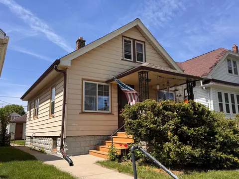 2057 S 70th, West Allis, WI 53219