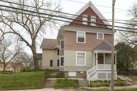 107 W Brown, Milwaukee, WI 53212