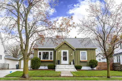 509 Jackson, Mishicot, WI 54228