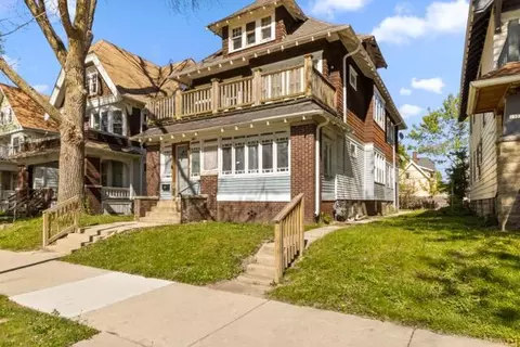 2560 N 41st #2562, Milwaukee, WI 53210