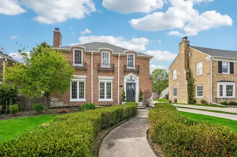 2411 N 96th, Wauwatosa, WI 53226