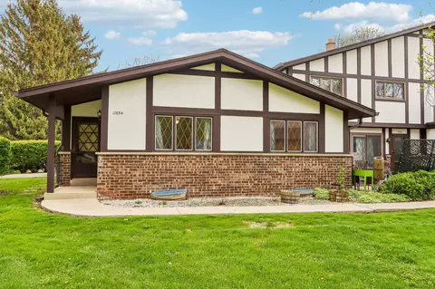 17654 Nassau, Brookfield, WI 53045