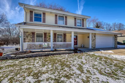 4355 S Longview, New Berlin, WI 53151