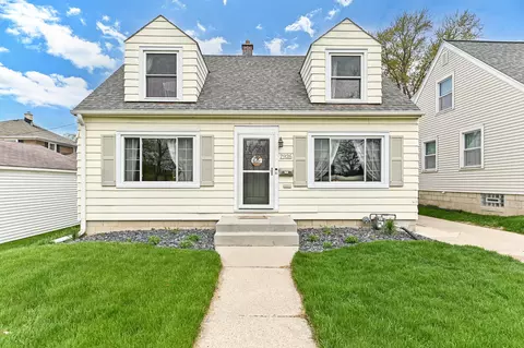 7926 W Wright, Wauwatosa, WI 53213