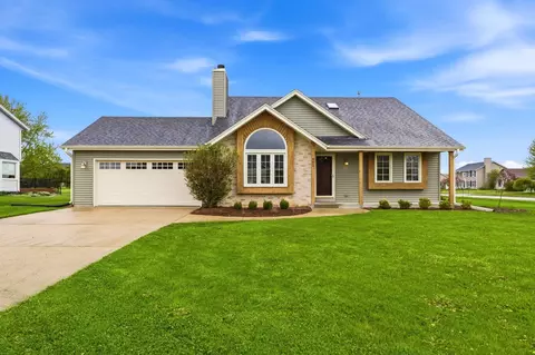 642 Small Farm, Mukwonago, WI 53149