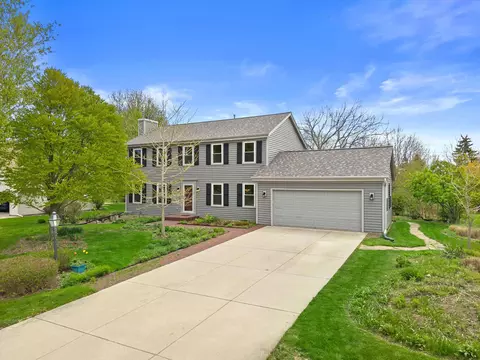 921 E Park, Oak Creek, WI 53154