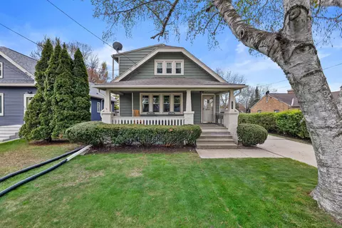 9015 W Cold Spg, Greenfield, WI 53228