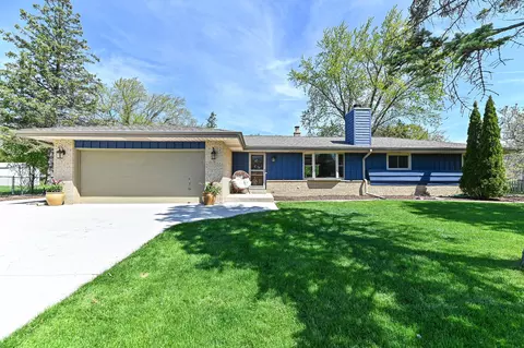 15860 Brookhill, Brookfield, WI 53005