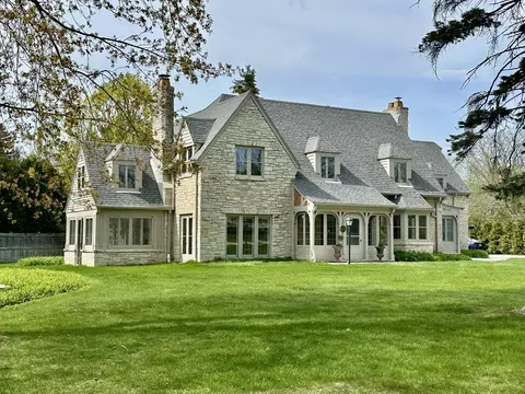 1140 E Bywater, Fox Point, WI 53217