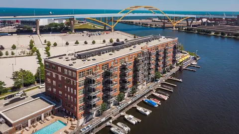 601 Erie #515, Milwaukee, WI 53202