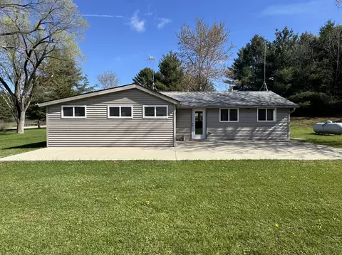 n4214 Dodge Road, Manchester, WI 54615