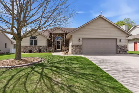 489 Braatz, Kewaskum, WI 53040