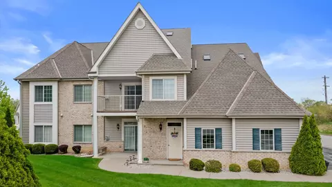1351 Rose # 53, Waukesha, WI 53186
