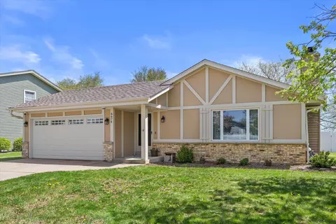 8674 S Wildwood, Oak Creek, WI 53154