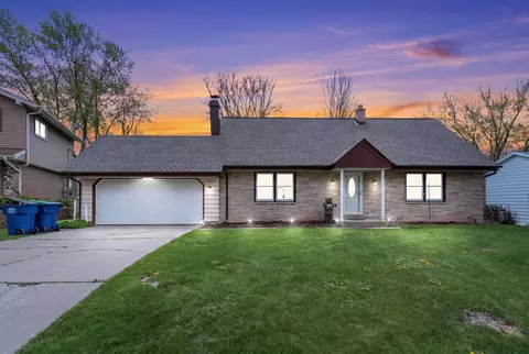 1666 Dellwood, Grafton, WI 53024