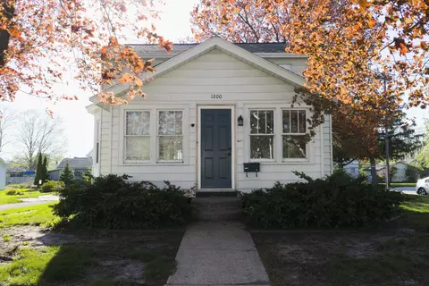 1200 S 9th, Watertown, WI 53094
