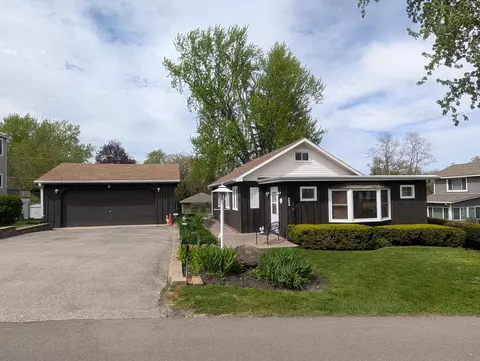 4226 Maple, Delavan, WI 53115