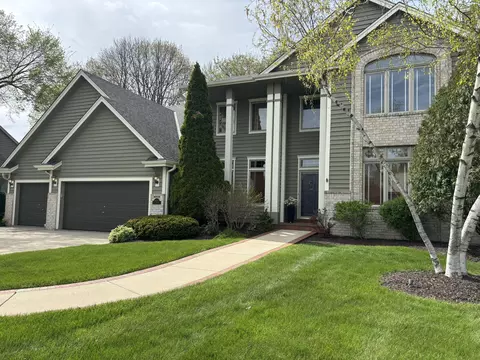 14220 W North Oak, New Berlin, WI 53151