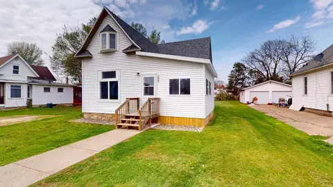 104 W 5th, Cochrane, WI 54622