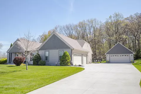 20805 W Windsor, New Berlin, WI 53146