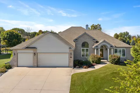 437 Emerald Hls, Fredonia, WI 53021