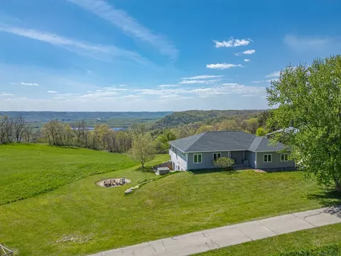 s3565 Rooster Ridge Lane, Buffalo, WI 54629