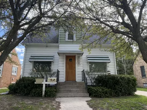 2711 S 8th, Sheboygan, WI 53081