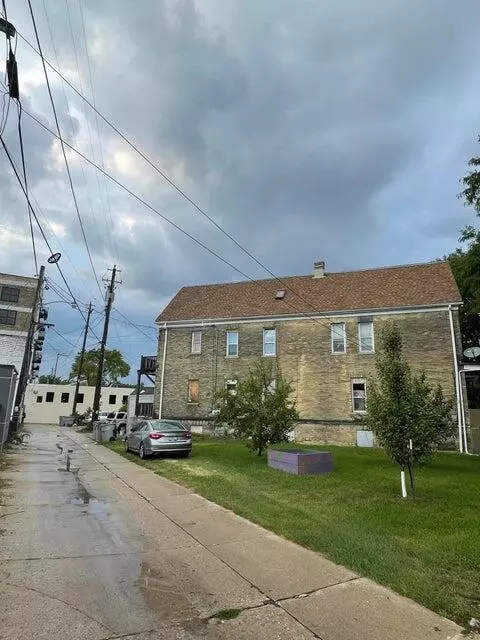 2139 N 18th #2139A/2141, Milwaukee, WI 53205