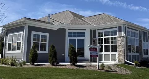 877 S Verona #82, Grafton, WI 53024
