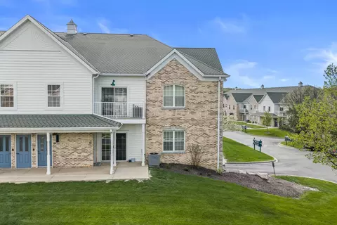 2720 Northview #32, Waukesha, WI 53188
