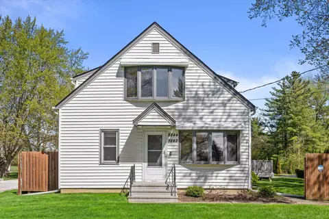8842 S Chicago #8844, Oak Creek, WI 53154