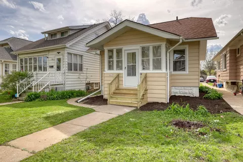 2117 S 77th, West Allis, WI 53219