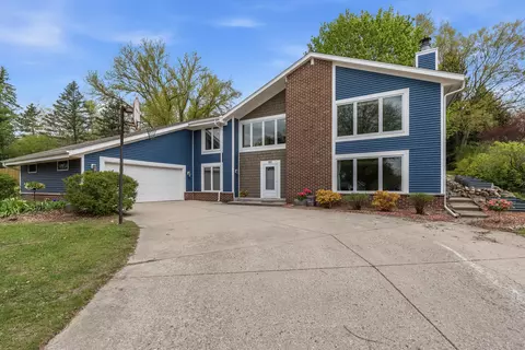 820 Crestwood, Waukesha, WI 53188