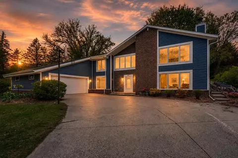 820 Crestwood, Waukesha, WI 53188